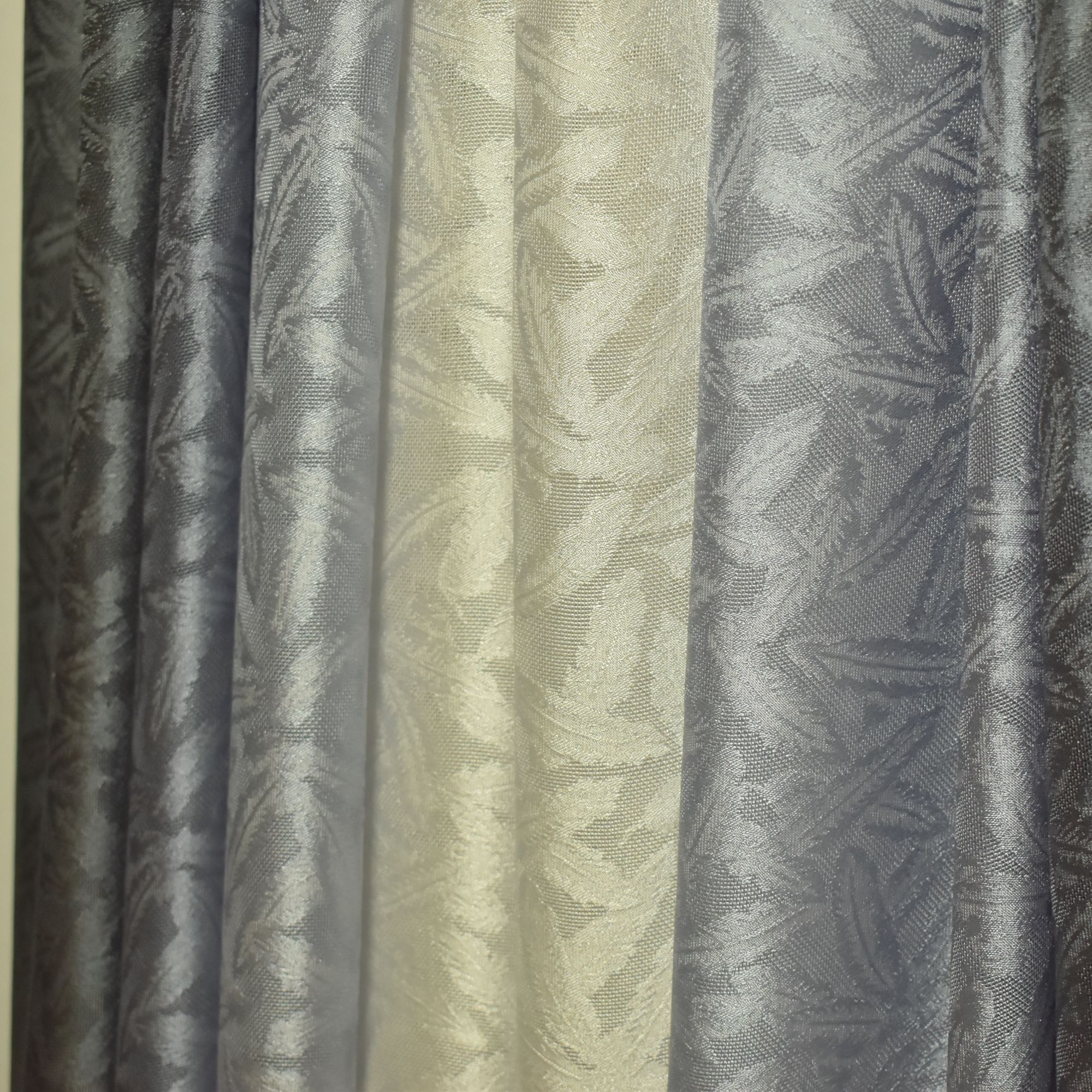 新⑥「色が変化する麴塵染」ジャガード織シルク大判ショール（１０５×２５０ｃｍ）